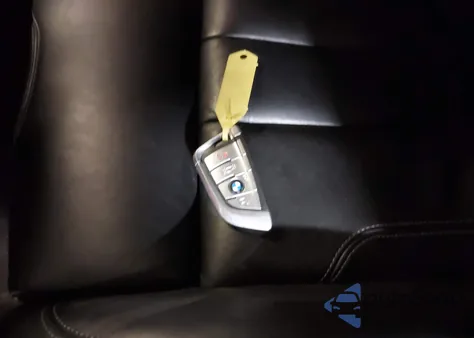 2021 BMW M5 z USA, uszkodzony, nr VIN WBS83CH07MCF93405